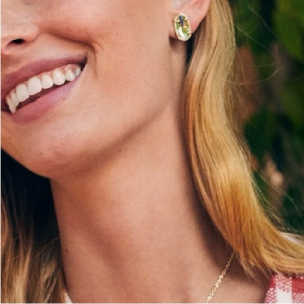 KENDRA SCOTT  NWT”Ellie” Gold plated Dichroic Multicolor Glass Pierced earrings